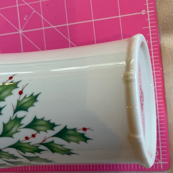 DONATING IF NOT PURCHASED BY 12.1.25 -- 9" Lenox Holiday Medium Vase - Picture 12 of 16